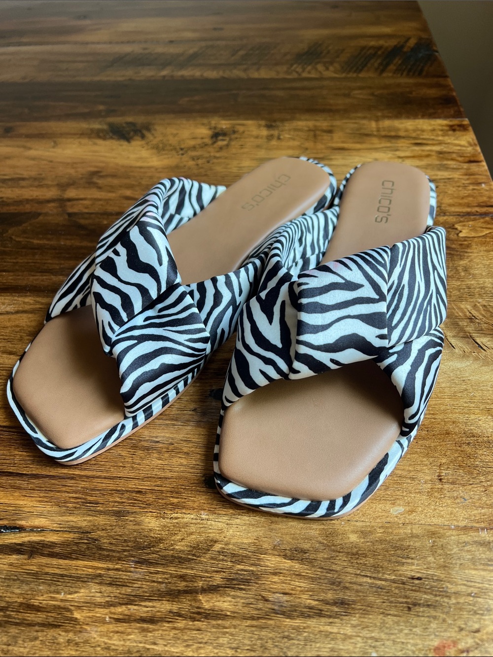 Chico's Amina Zebra Print Cross Strap Slide Sandals Sz 9 Elevated Essential
